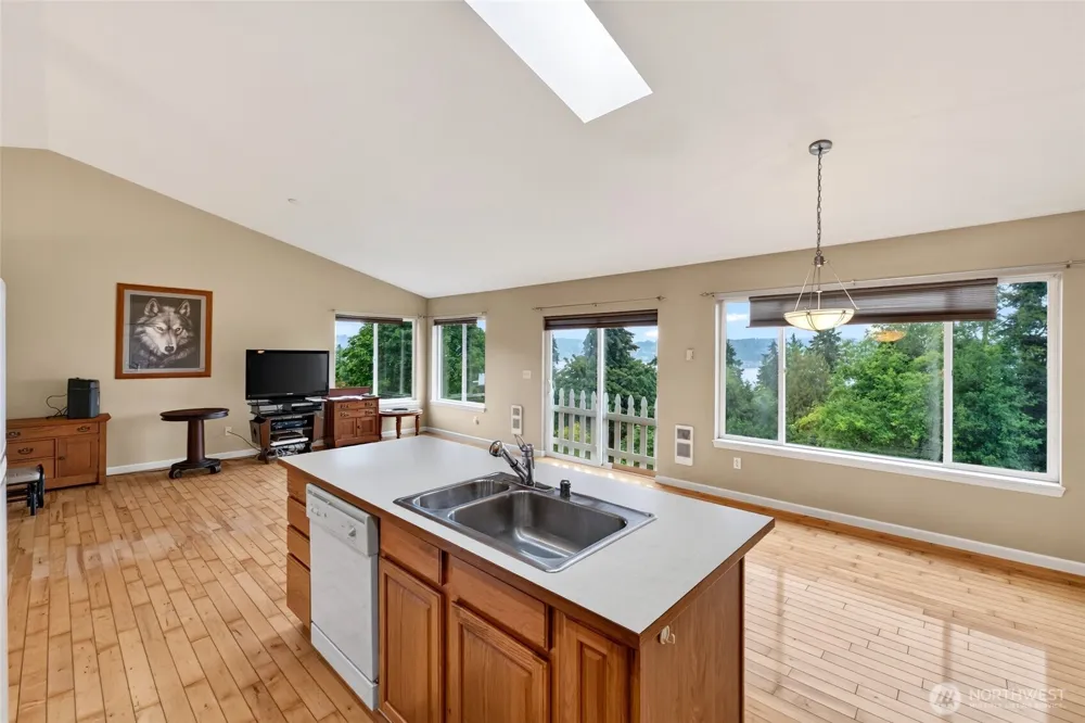 13204 Emerald Drive NW Gig Harbor, WA 98329