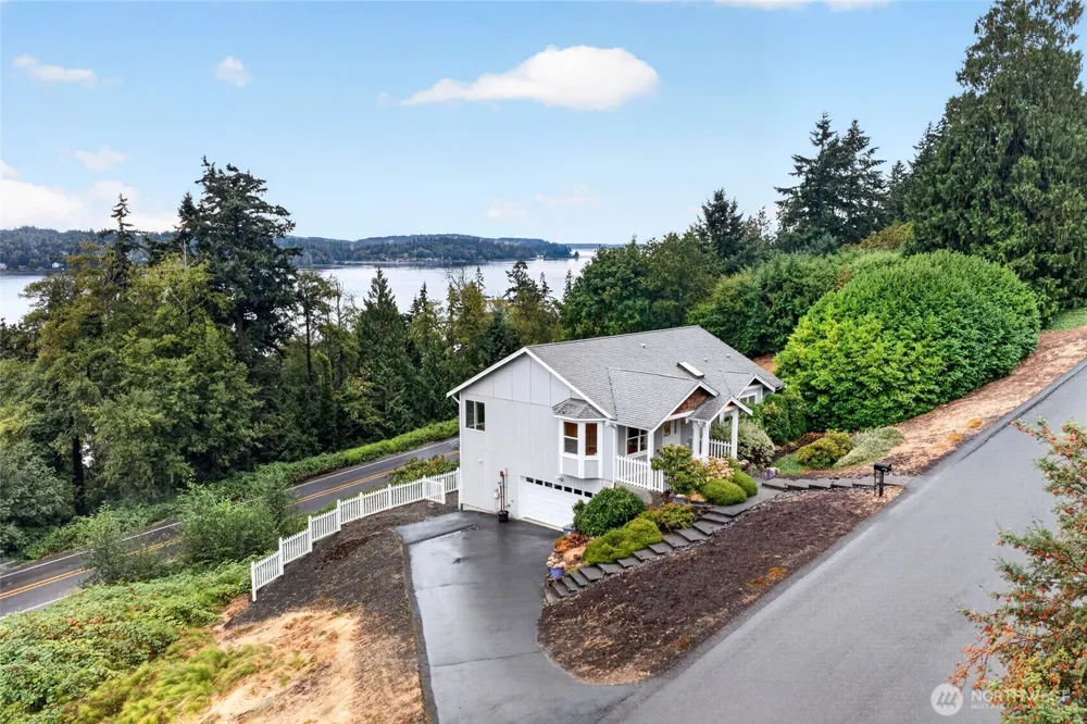 13204 Emerald Drive NW Gig Harbor, WA 98329