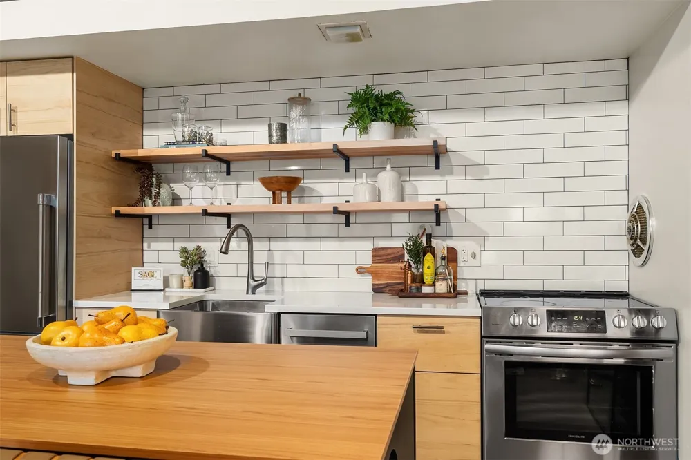 1507 Western Avenue #R201 Seattle, WA 98101