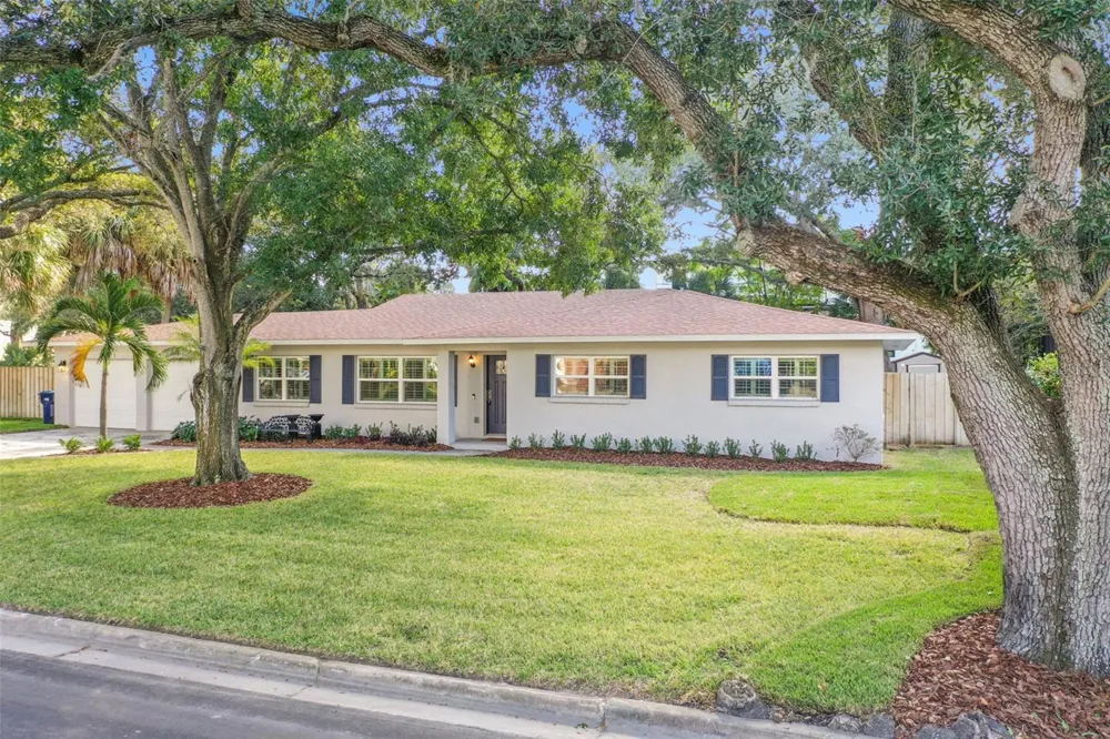 4802 W LONGFELLOW AVENUE Tampa, FL 33629
