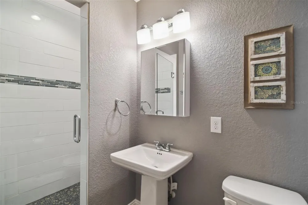 4802 W LONGFELLOW AVENUE Tampa, FL 33629