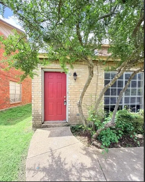 512 Rita Lane Arlington, TX 76014