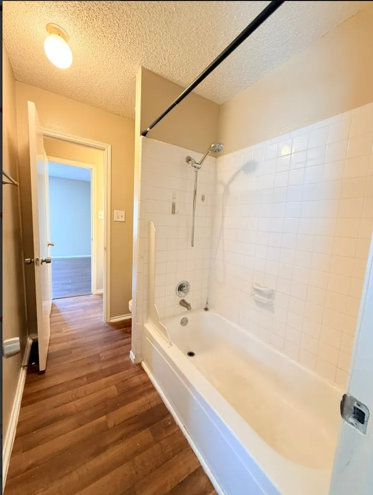 512 Rita Lane Arlington, TX 76014