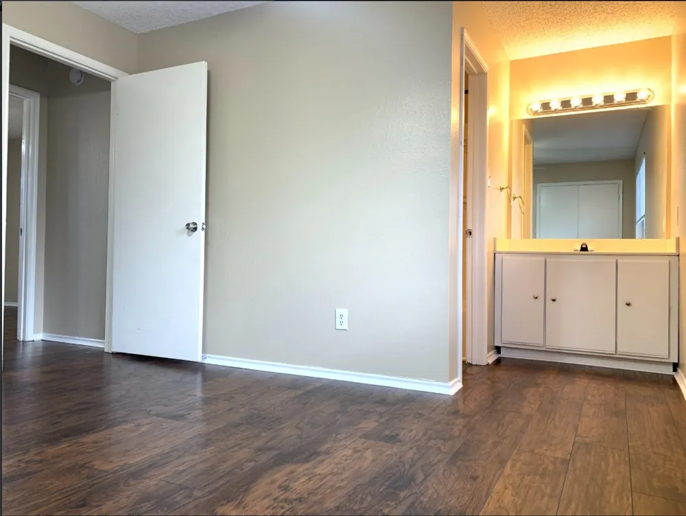 512 Rita Lane Arlington, TX 76014