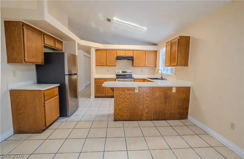 2545 Rising Legend Way Las Vegas, NV 89106