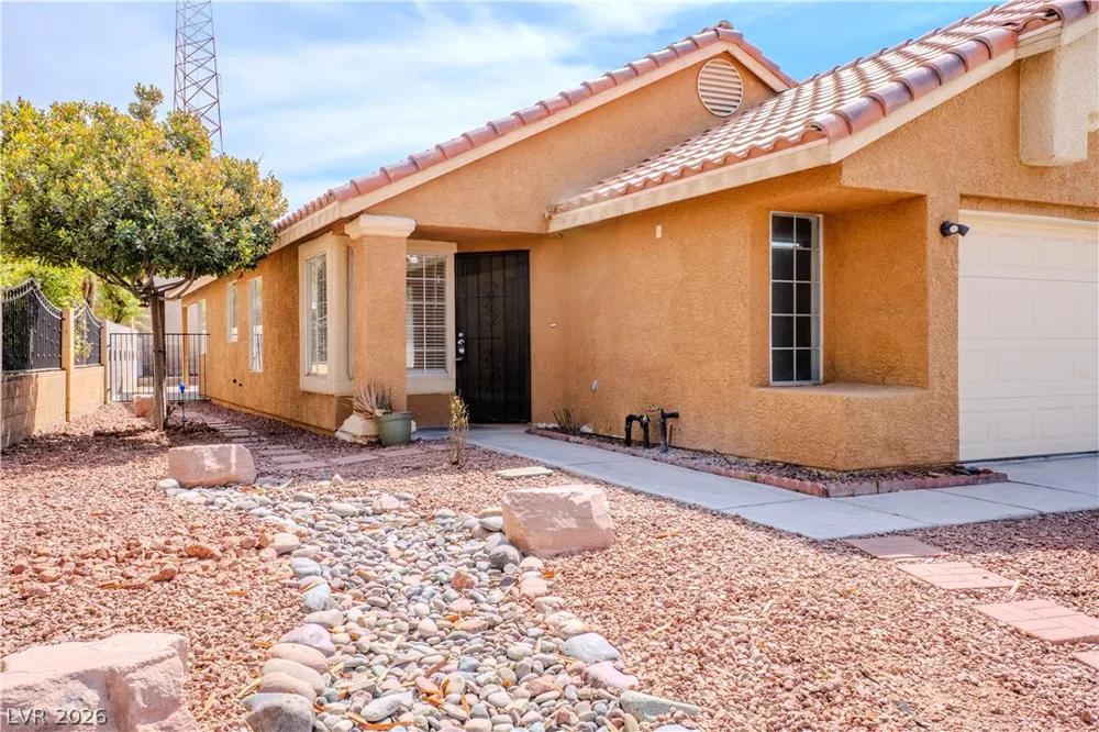 2545 Rising Legend Way Las Vegas, NV 89106