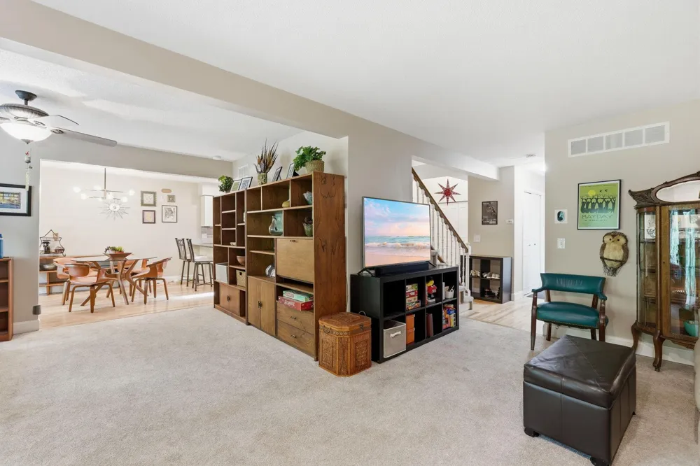 3676 Widgeon Way Eagan, MN 55123