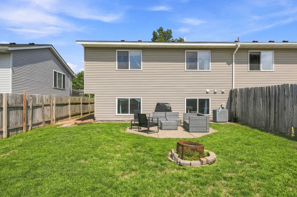 577 Kendall Drive Hastings, MN 55033