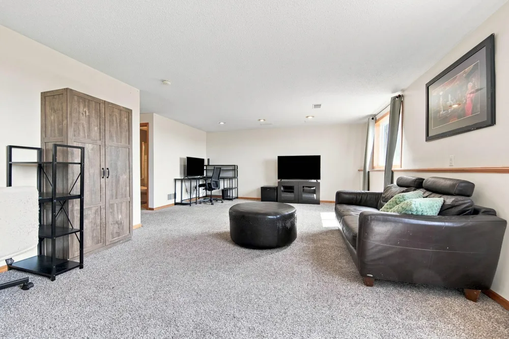 577 Kendall Drive Hastings, MN 55033
