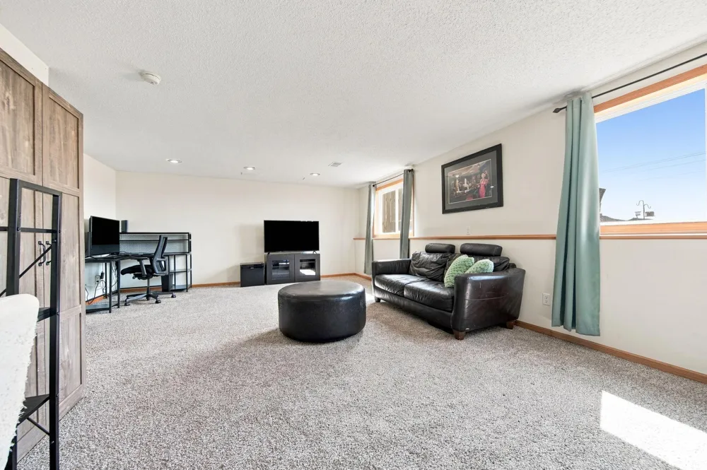 577 Kendall Drive Hastings, MN 55033