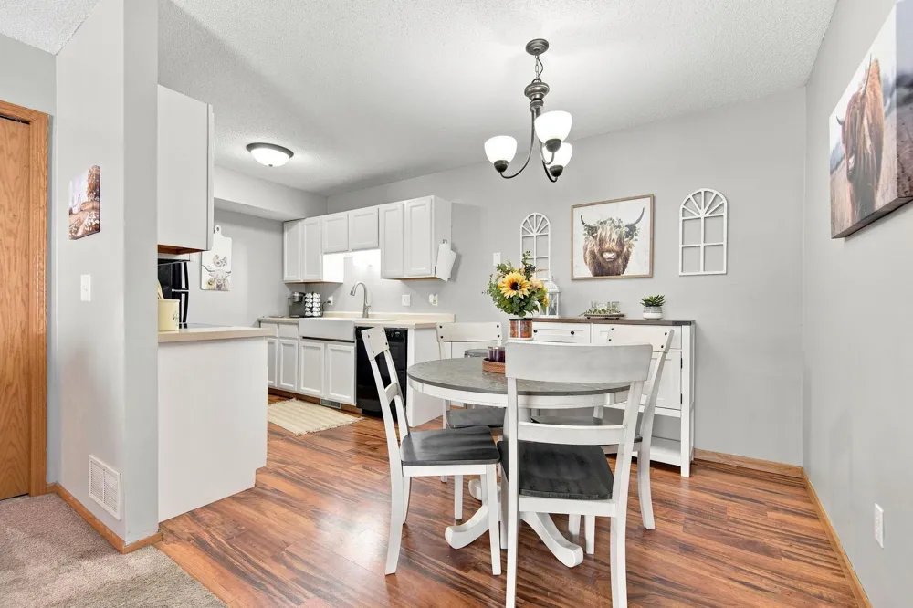 577 Kendall Drive Hastings, MN 55033