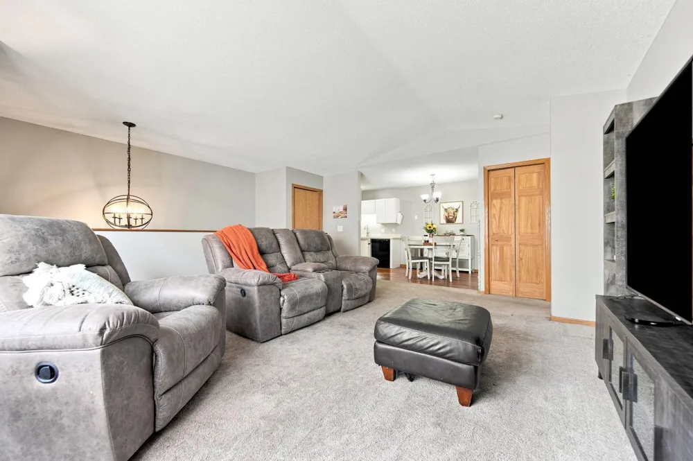 577 Kendall Drive Hastings, MN 55033