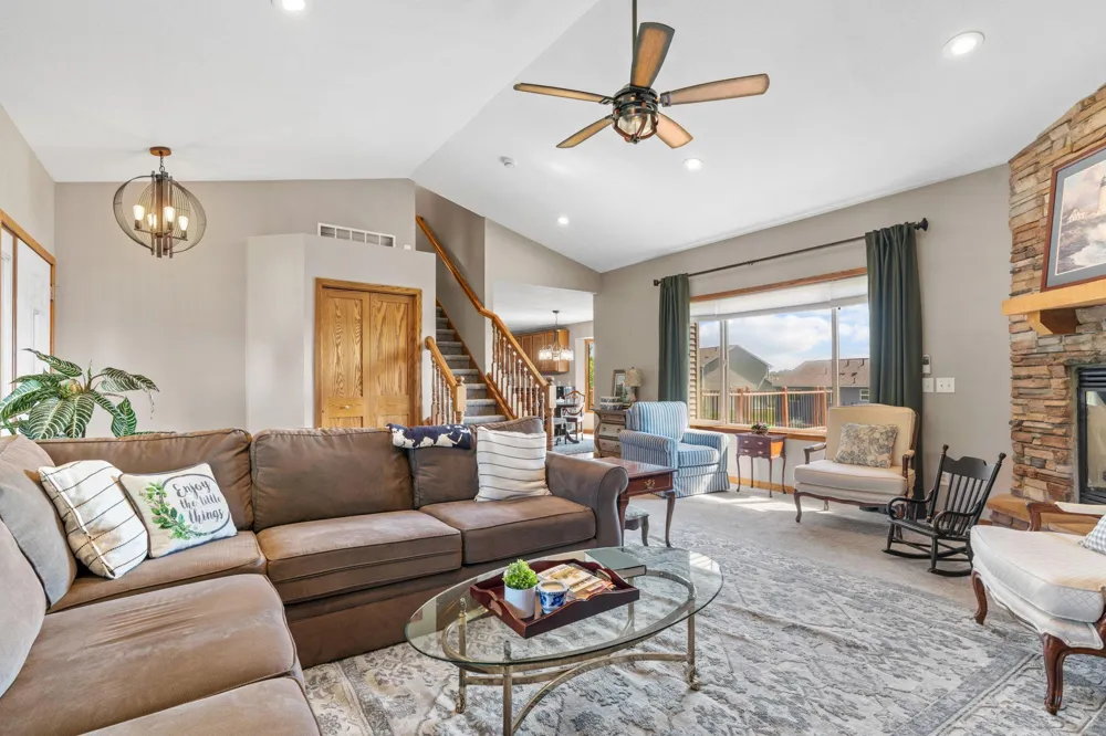 930 Aspen Circle Watertown, MN 55388
