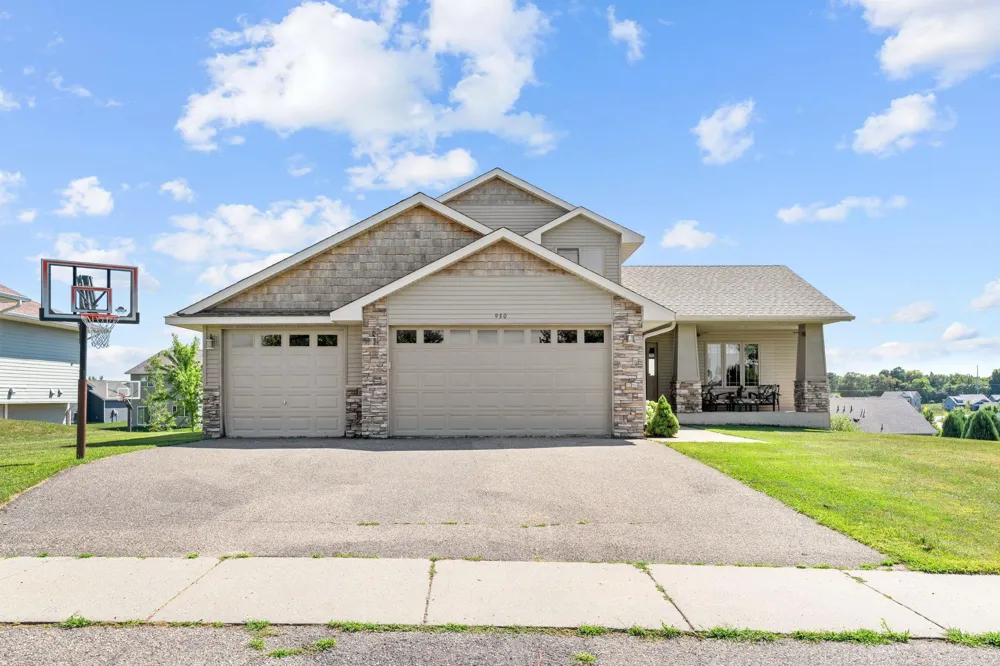 930 Aspen Circle Watertown, MN 55388