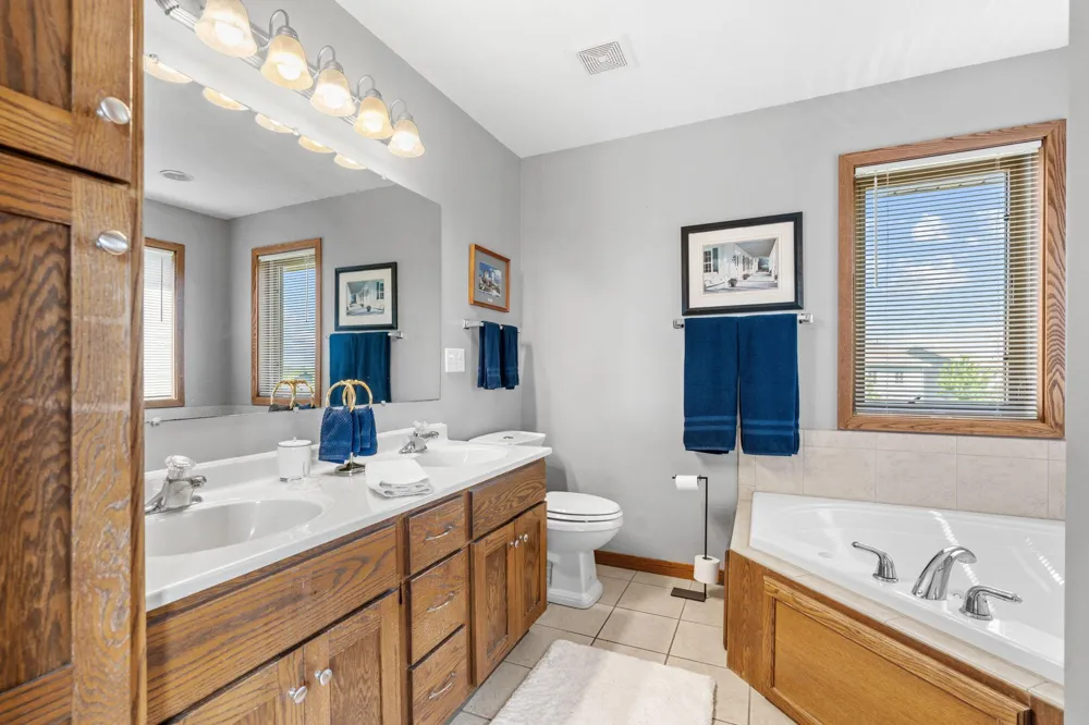 930 Aspen Circle Watertown, MN 55388