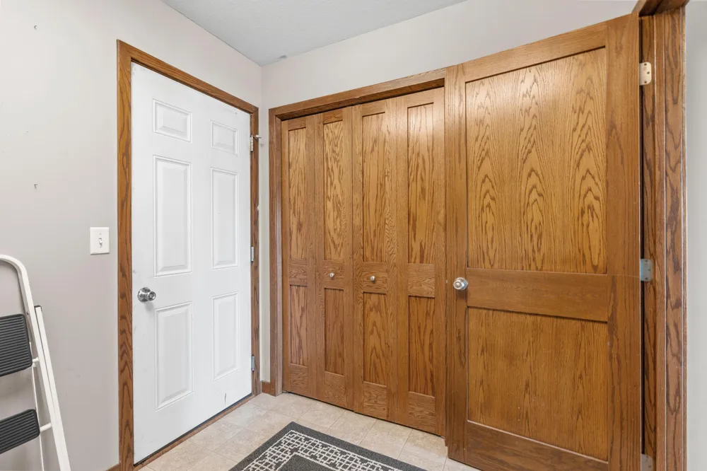 930 Aspen Circle Watertown, MN 55388