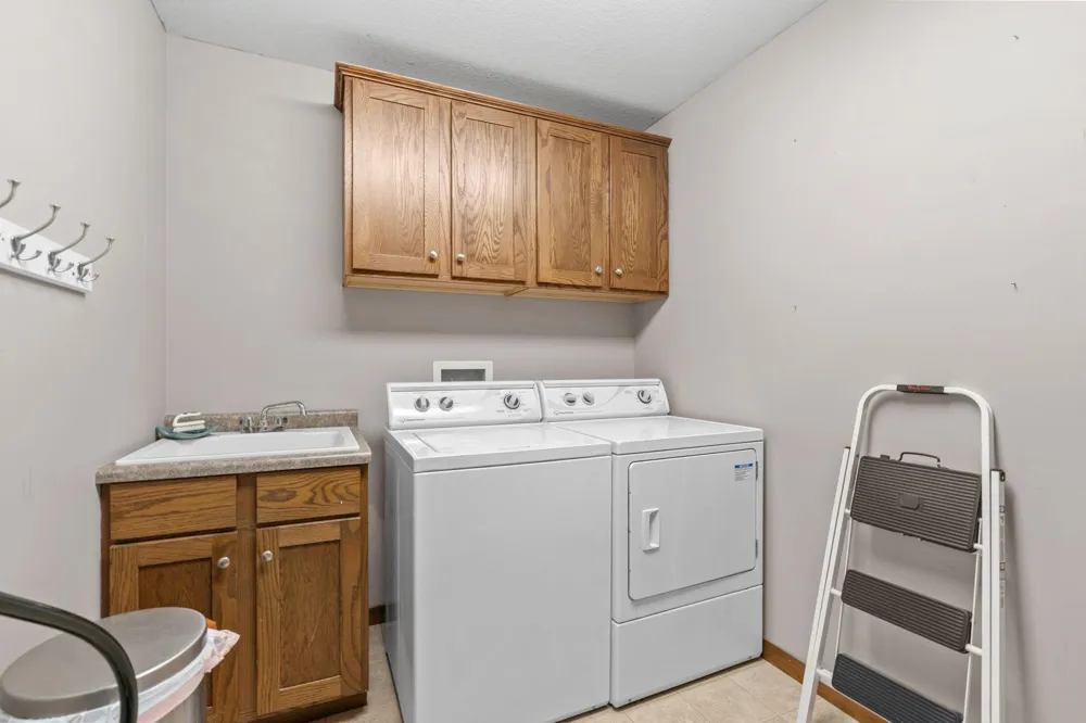 930 Aspen Circle Watertown, MN 55388