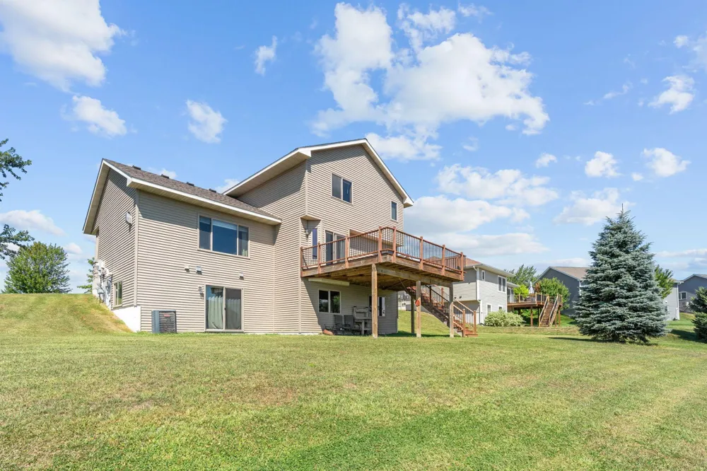 930 Aspen Circle Watertown, MN 55388