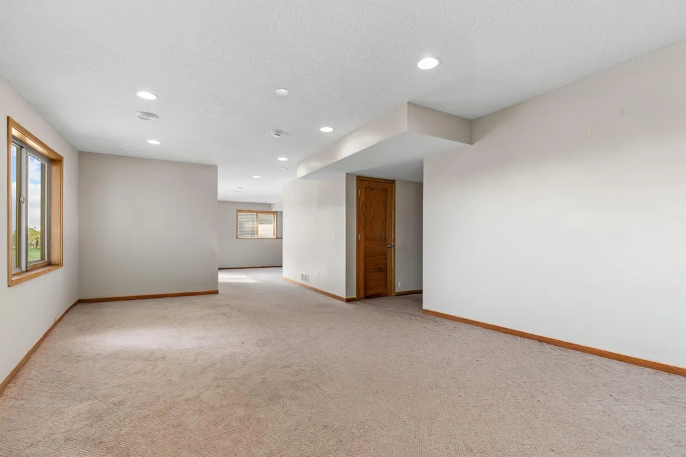 930 Aspen Circle Watertown, MN 55388