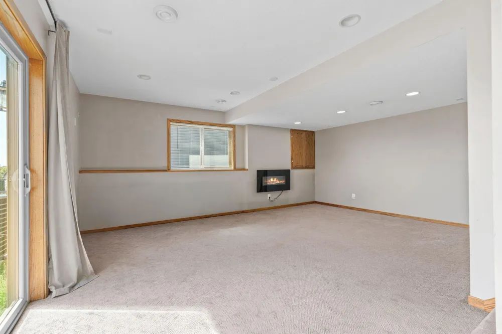 930 Aspen Circle Watertown, MN 55388