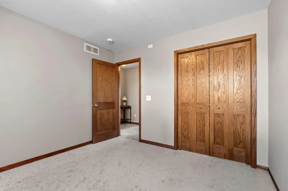 930 Aspen Circle Watertown, MN 55388