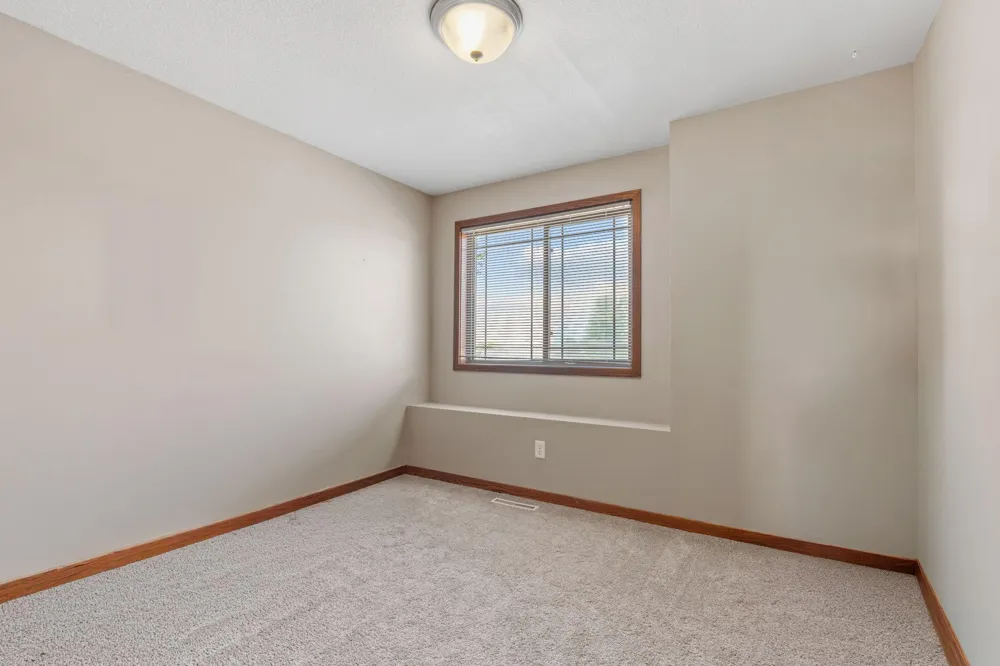 930 Aspen Circle Watertown, MN 55388