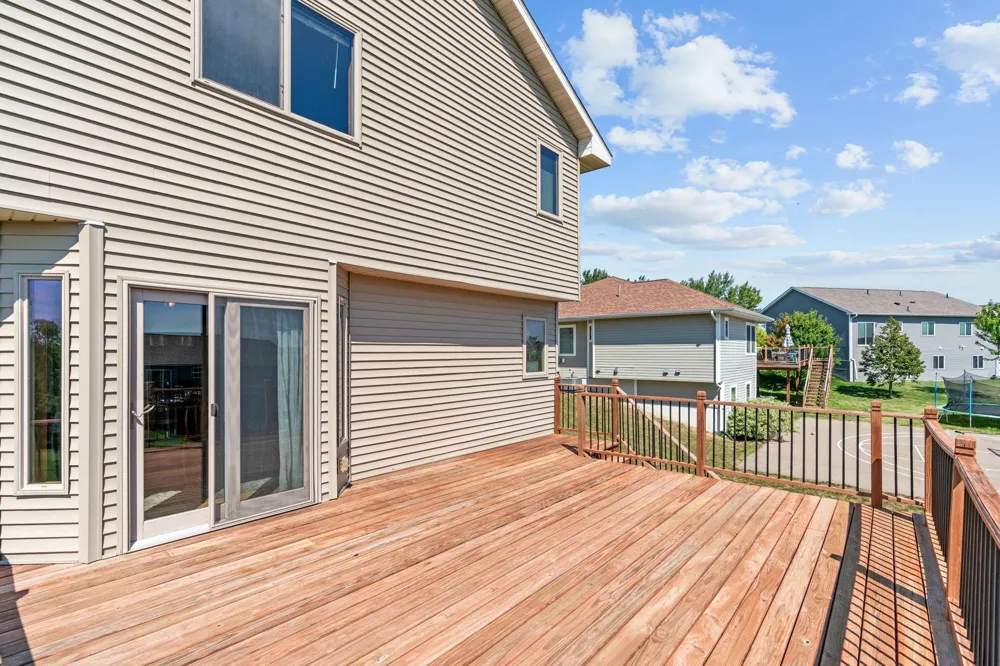 930 Aspen Circle Watertown, MN 55388