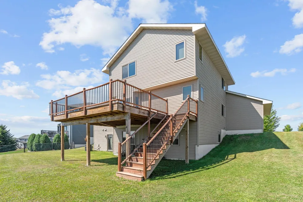930 Aspen Circle Watertown, MN 55388