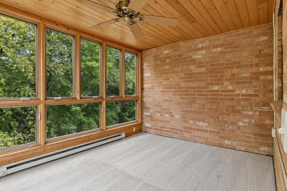 1830 Eagle Ridge Drive #2003 Mendota Heights, MN 55118