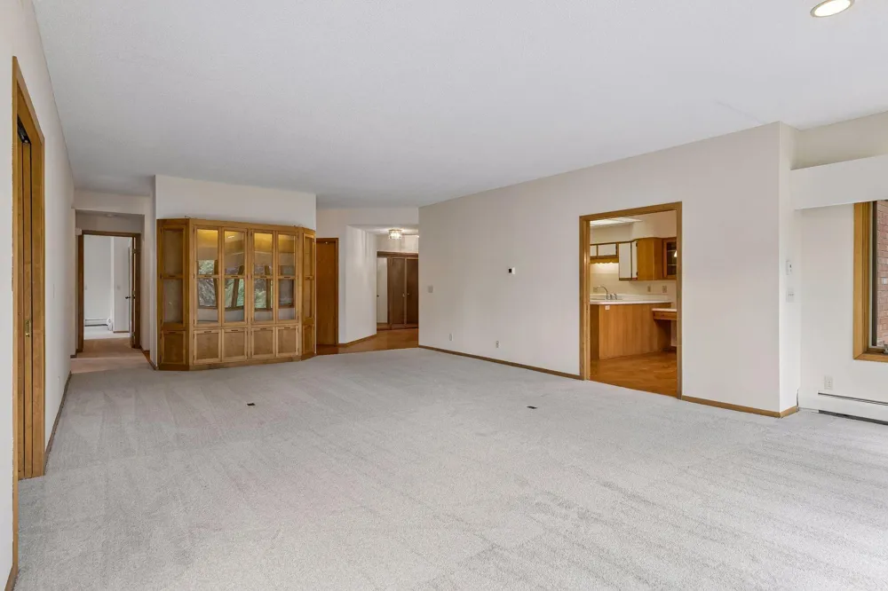 1830 Eagle Ridge Drive #2003 Mendota Heights, MN 55118