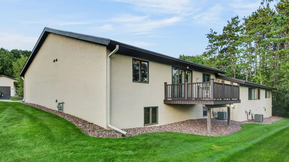 1107 Knollwood Trail Altoona, WI 54720