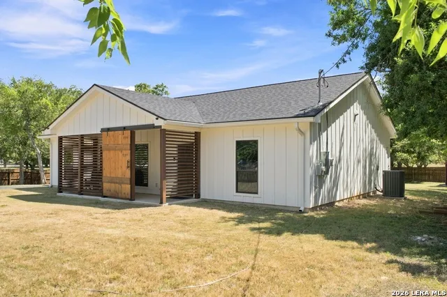 1111 Avenue K Hondo, TX 78861