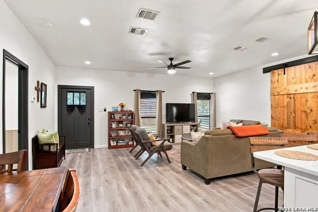 1111 Avenue K Hondo, TX 78861