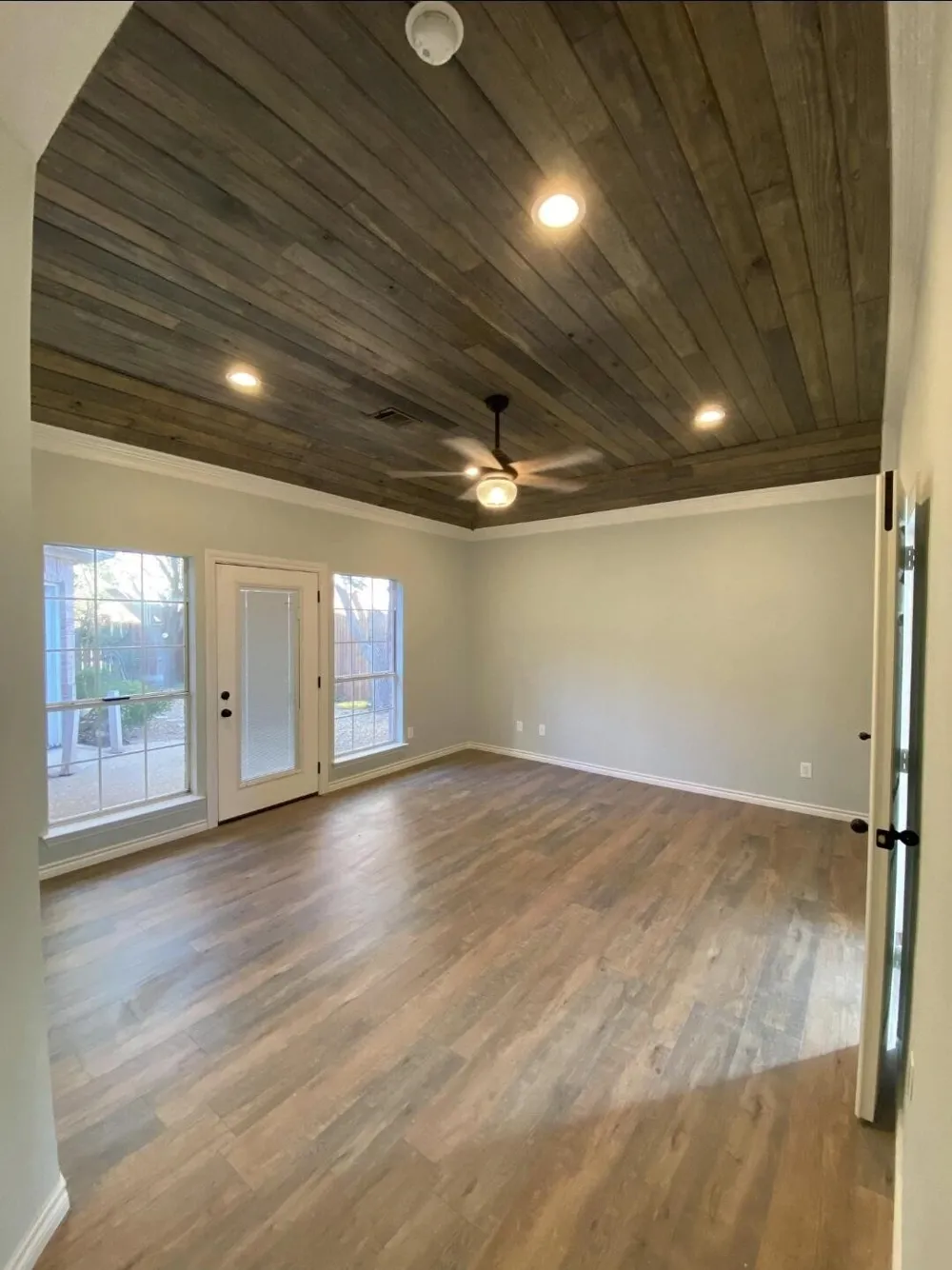 2409 Hunter Place Lane Arlington, TX 76006
