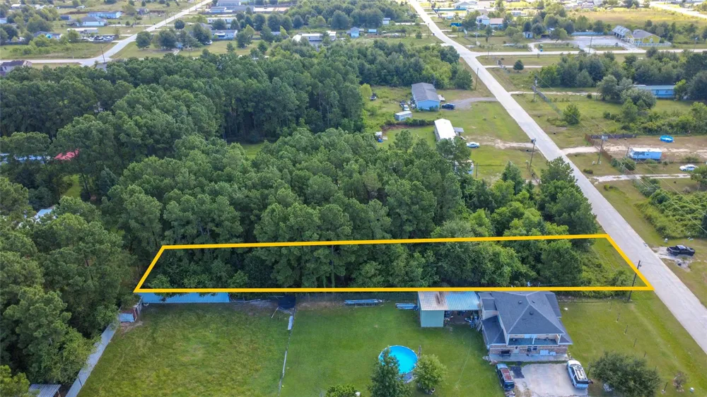 169 County Road 3560 Cleveland, TX 77327
