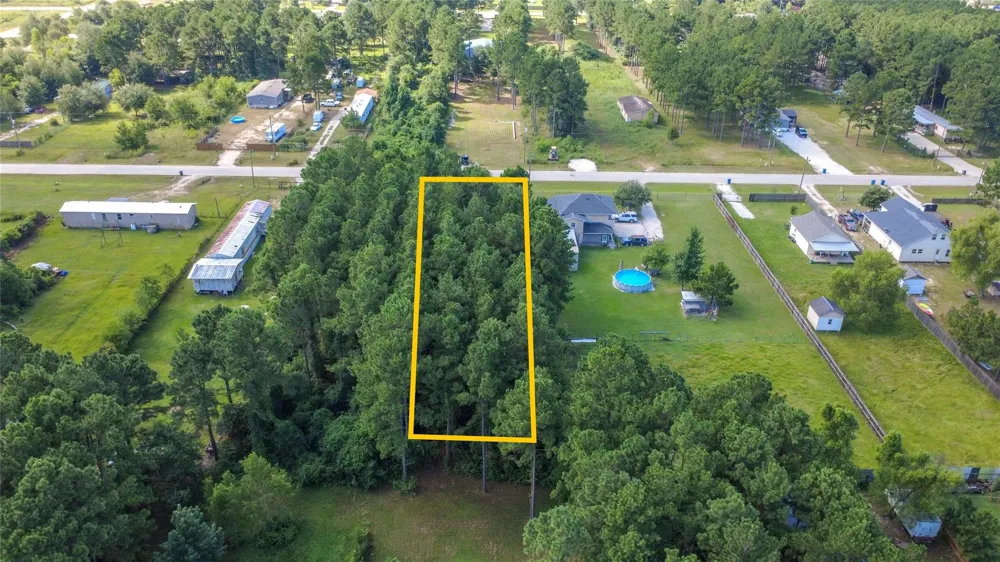 169 County Road 3560 Cleveland, TX 77327