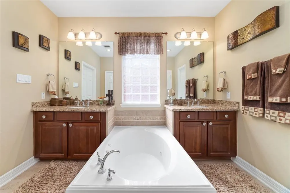 6215 Silver Thistle Lane Fulshear, TX 77441
