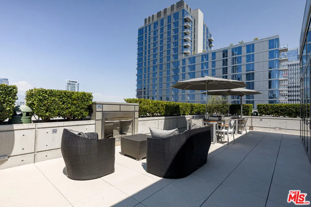 1155 S Grand Avenue #1108 Los Angeles, CA 90015