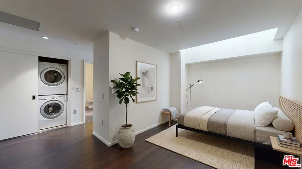 1155 S Grand Avenue #1108 Los Angeles, CA 90015