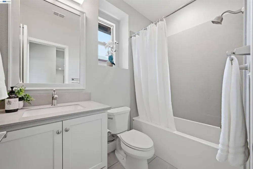 681 Sandalwood Drive #4 Livermore, CA 94551