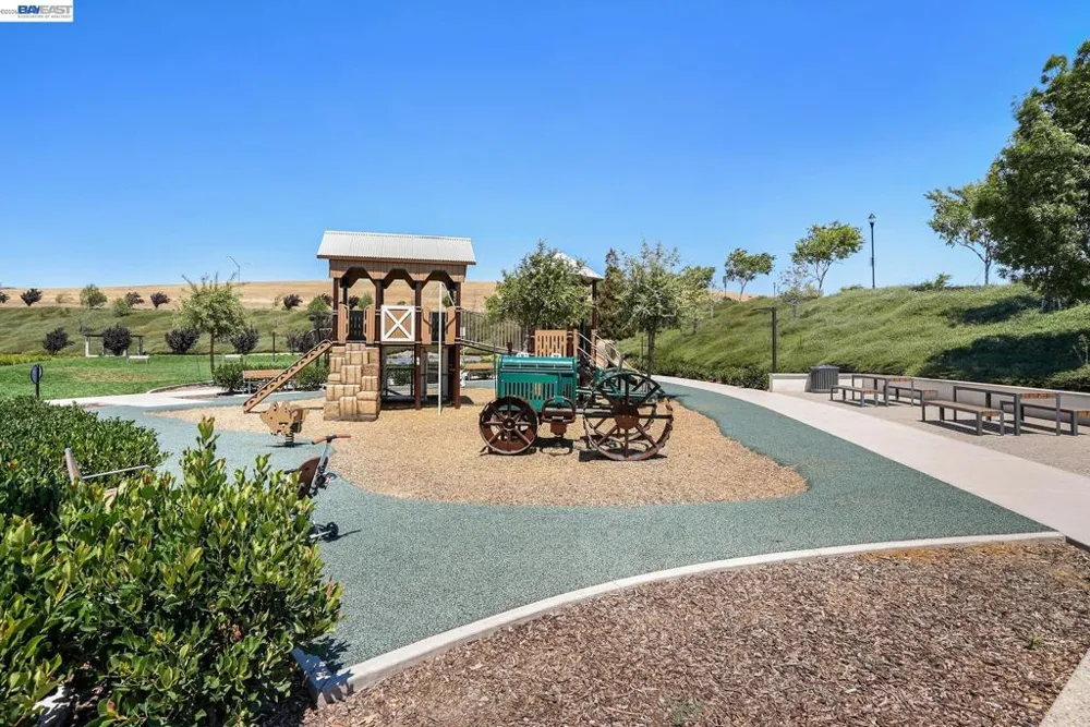 681 Sandalwood Drive #4 Livermore, CA 94551