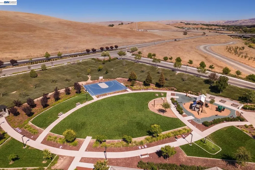 681 Sandalwood Drive #4 Livermore, CA 94551