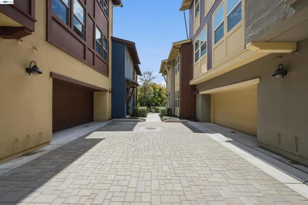 681 Sandalwood Drive #4 Livermore, CA 94551