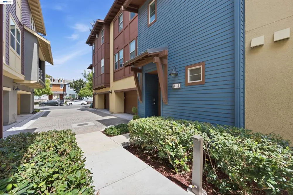 681 Sandalwood Drive #4 Livermore, CA 94551