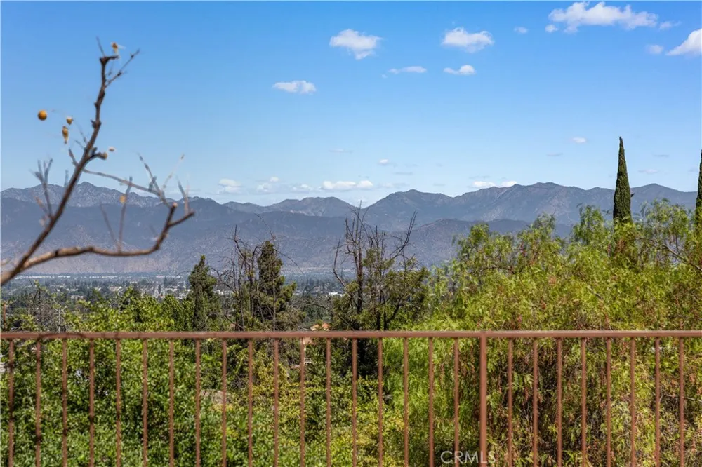 1809 Borrego West Covina, CA 91791