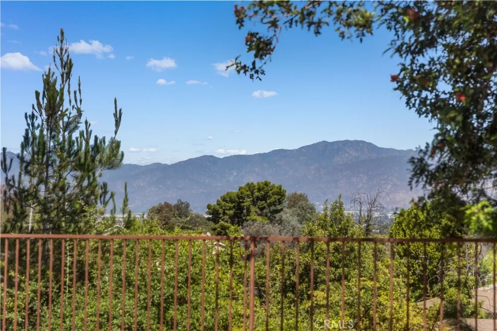 1809 Borrego West Covina, CA 91791