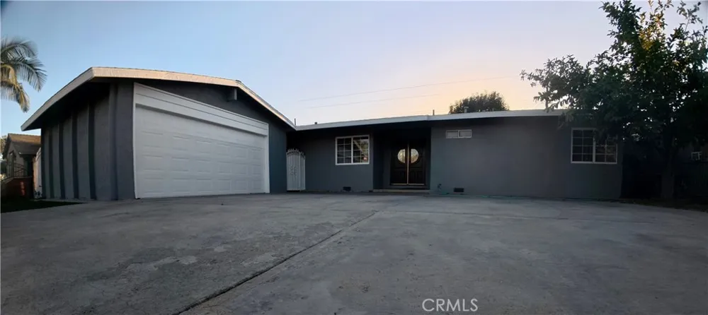 922 Toddy Street Santa Ana, CA 92703