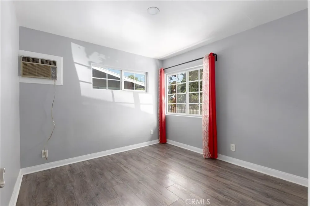 922 Toddy Street Santa Ana, CA 92703