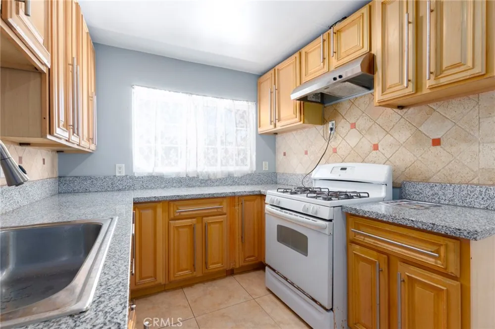 922 Toddy Street Santa Ana, CA 92703