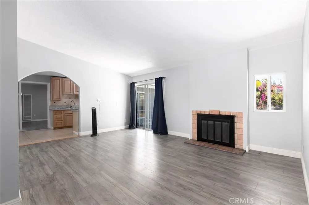 922 Toddy Street Santa Ana, CA 92703